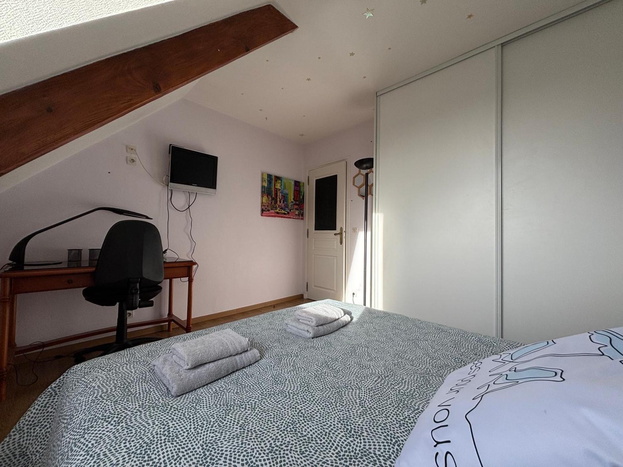 Villa Des Pontons Maison 5 Chambres Avec Grand Jardin Clos Et Belle Terrasse Sejour Spacieux Lumineux A 2 Kms De La Plage D'Arromanches Pres De Bayeux, Omaha Beach - Table De Ping Pong - Garage Tracy-sur-Mer Dış mekan fotoğraf